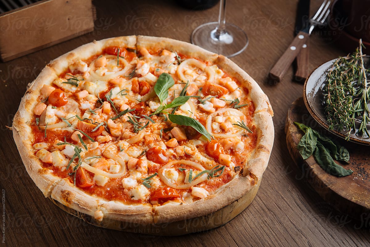 Seafood Pizza